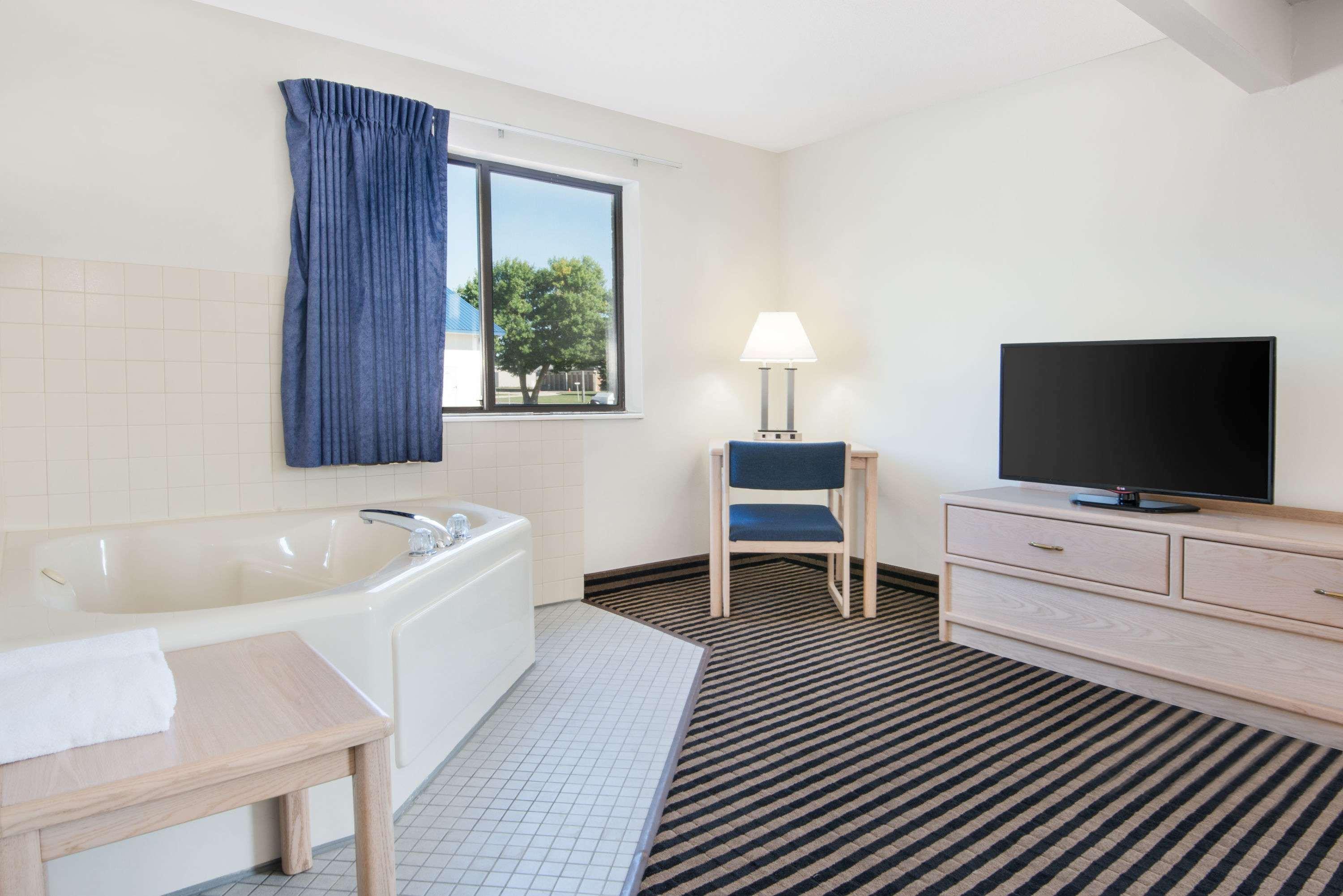 Hotel Super 8 By Wyndham Humboldt Exteriér fotografie