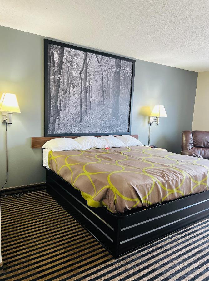 Hotel Super 8 By Wyndham Humboldt Exteriér fotografie