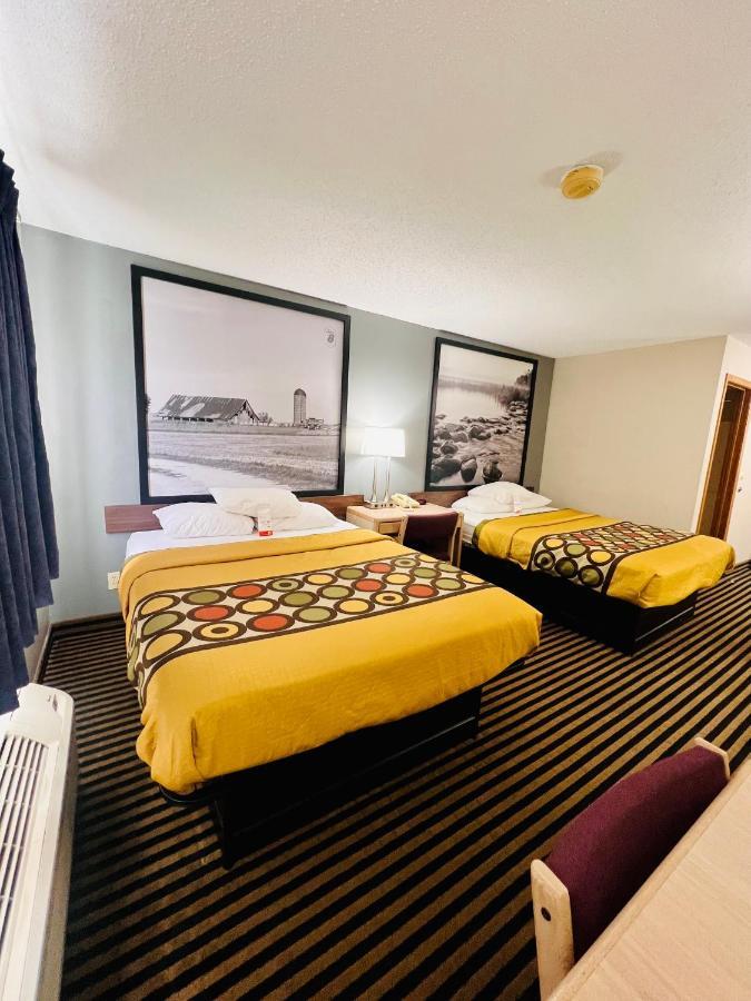Hotel Super 8 By Wyndham Humboldt Exteriér fotografie