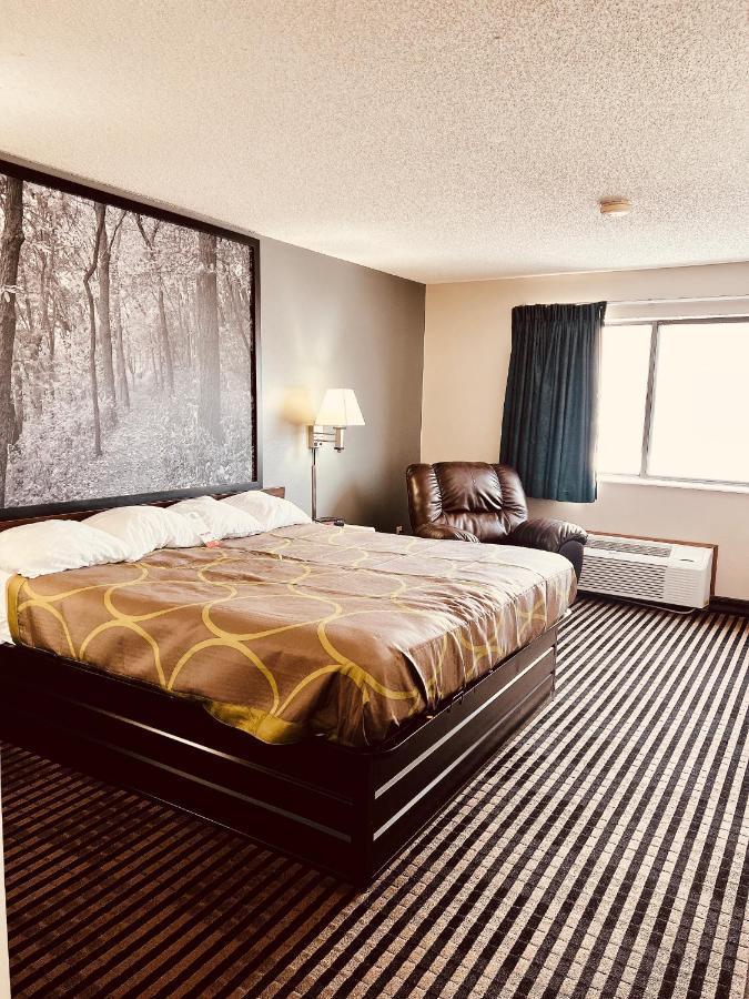 Hotel Super 8 By Wyndham Humboldt Exteriér fotografie
