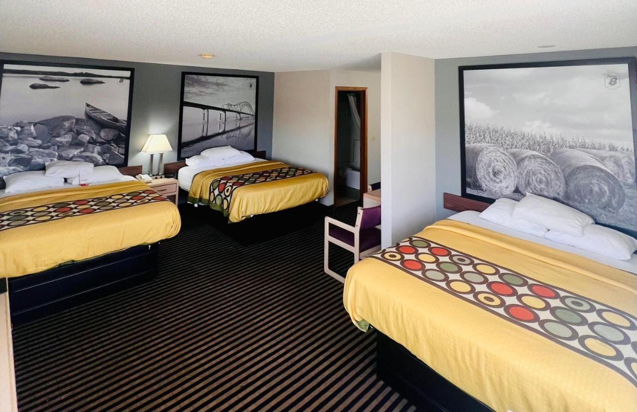 Hotel Super 8 By Wyndham Humboldt Exteriér fotografie