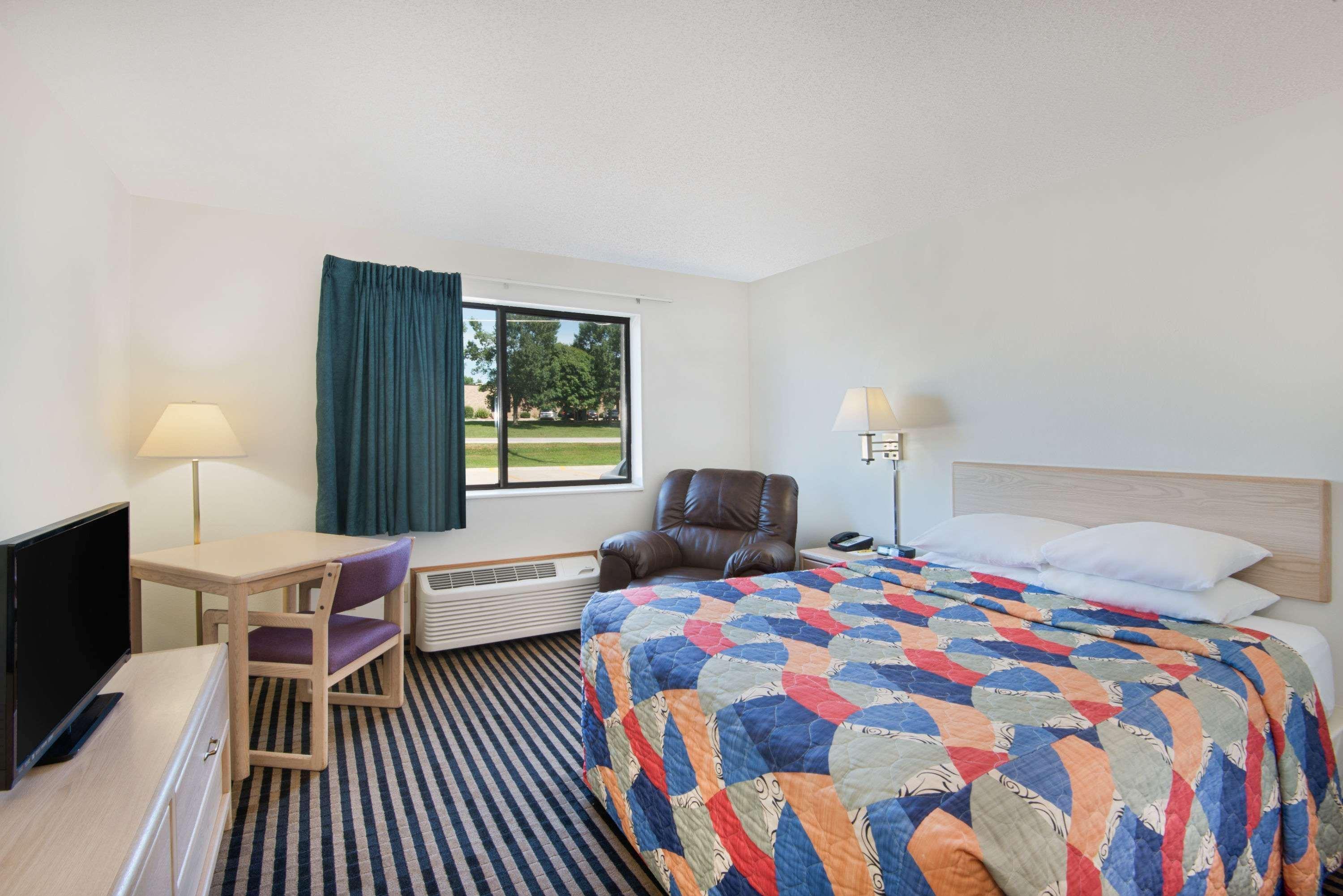 Hotel Super 8 By Wyndham Humboldt Exteriér fotografie