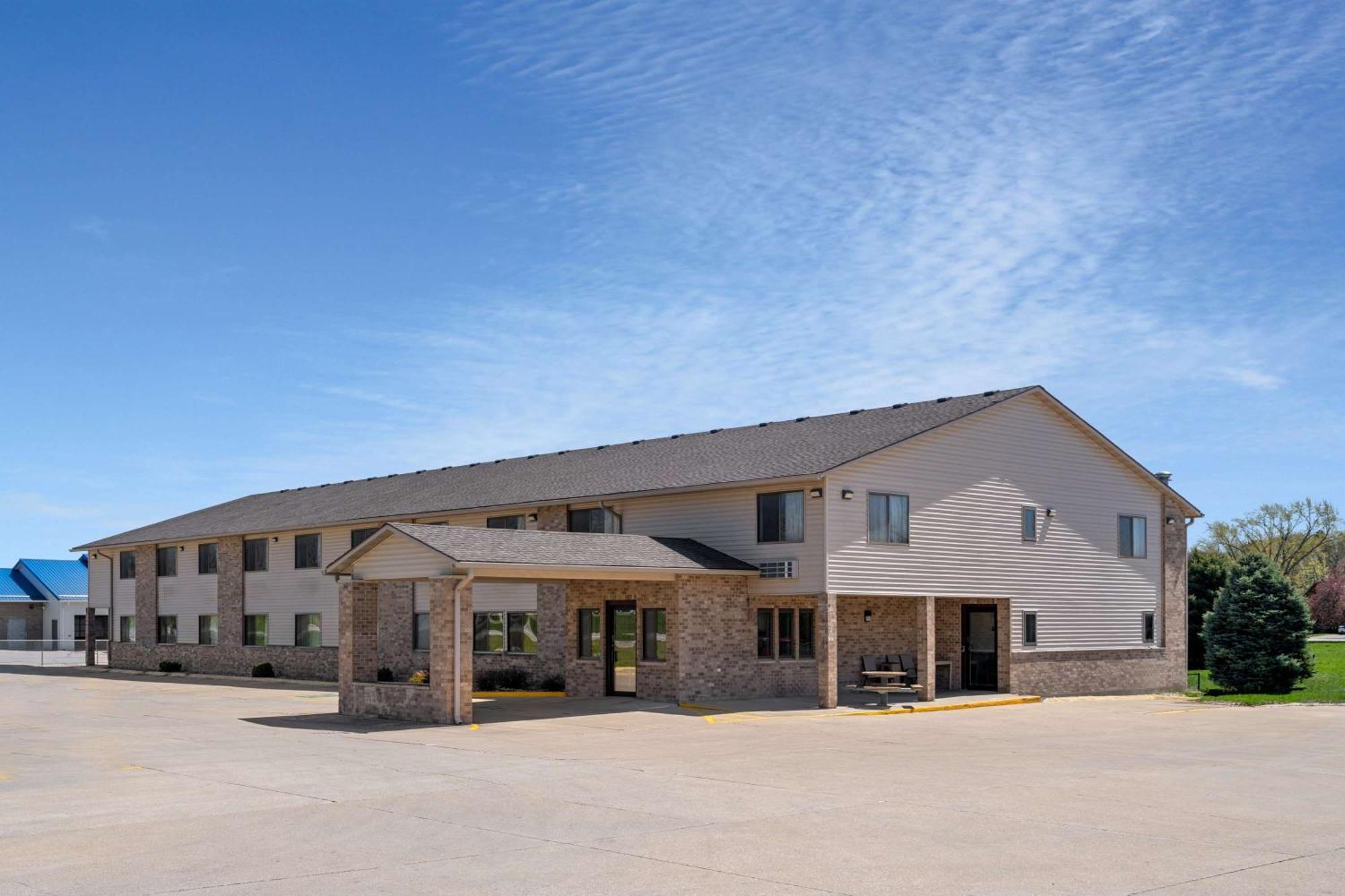 Hotel Super 8 By Wyndham Humboldt Exteriér fotografie