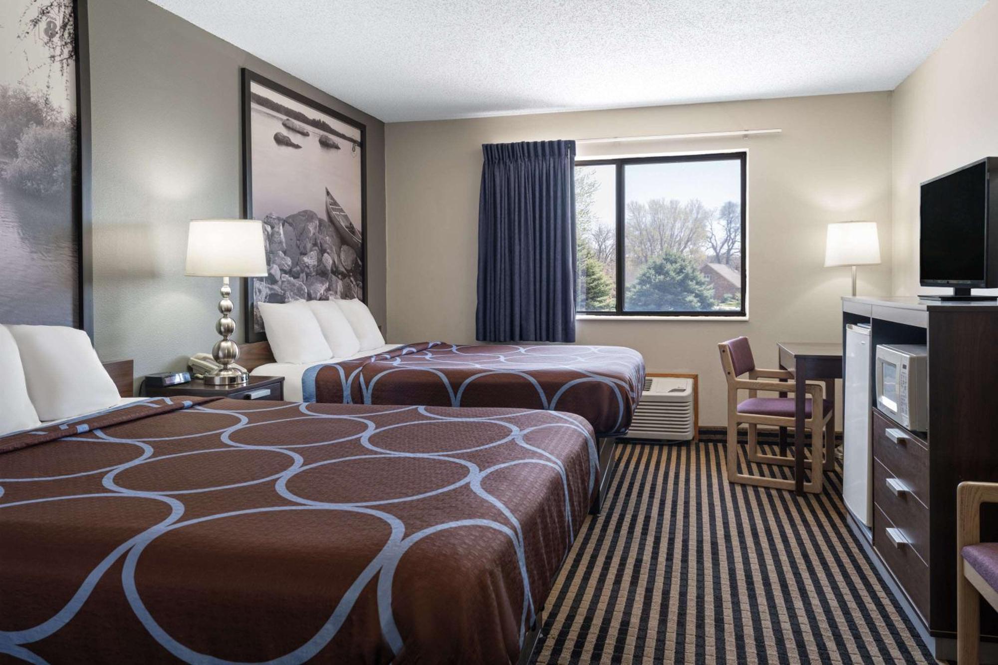Hotel Super 8 By Wyndham Humboldt Exteriér fotografie